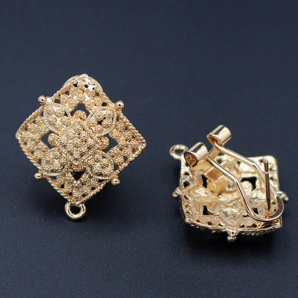 Jewelry Making Dubai - أقراط مرصعة بالذهب بحلقة دائرية ،
