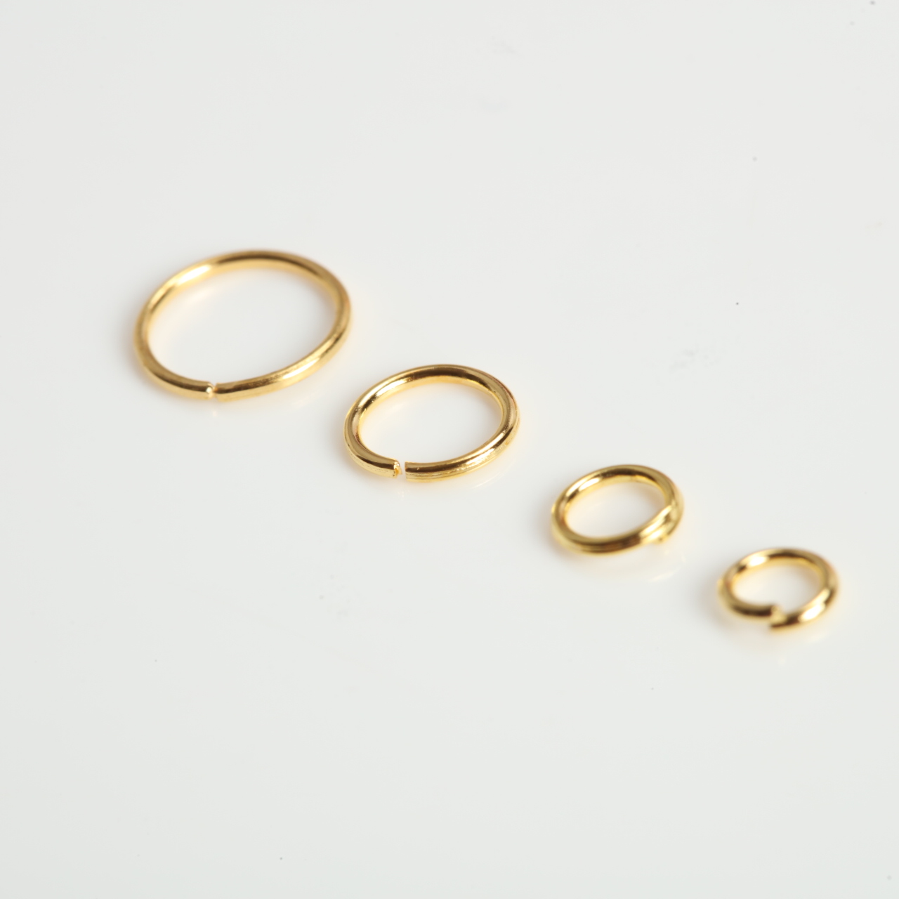 200-1600 قطعة من حلقات الحديد  - مراجعة Jewelry Making Loops وسعره